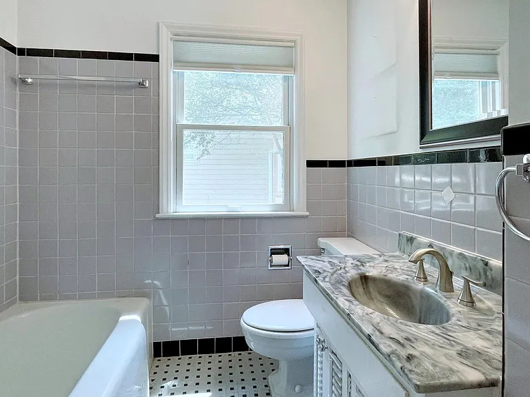 2535 W 91st St — Photo 18