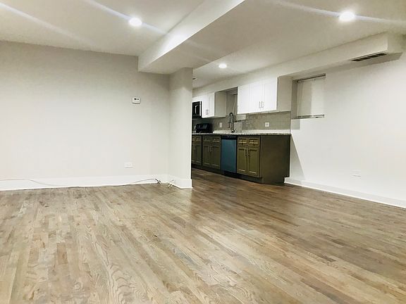 3rd image of 1920 N Ridgeway Ave APT 1