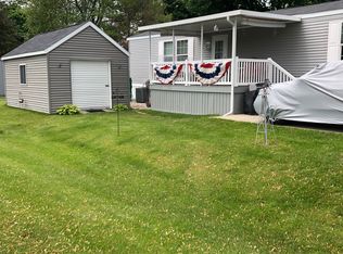 15 Meadow Ln, Ithaca, MI 48847