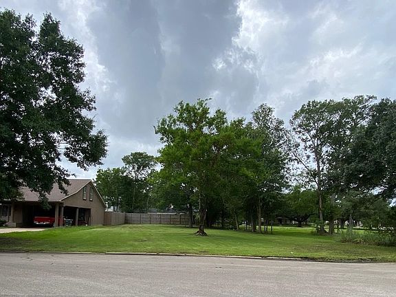4th image of 208 Central Caldwood Dr