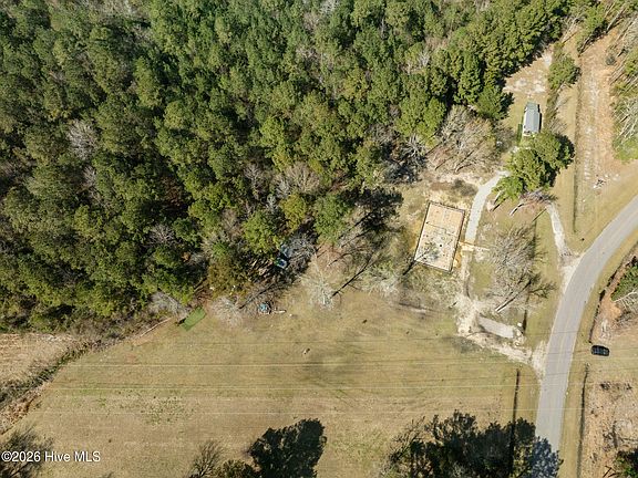 2nd image of 1097 Wells Road