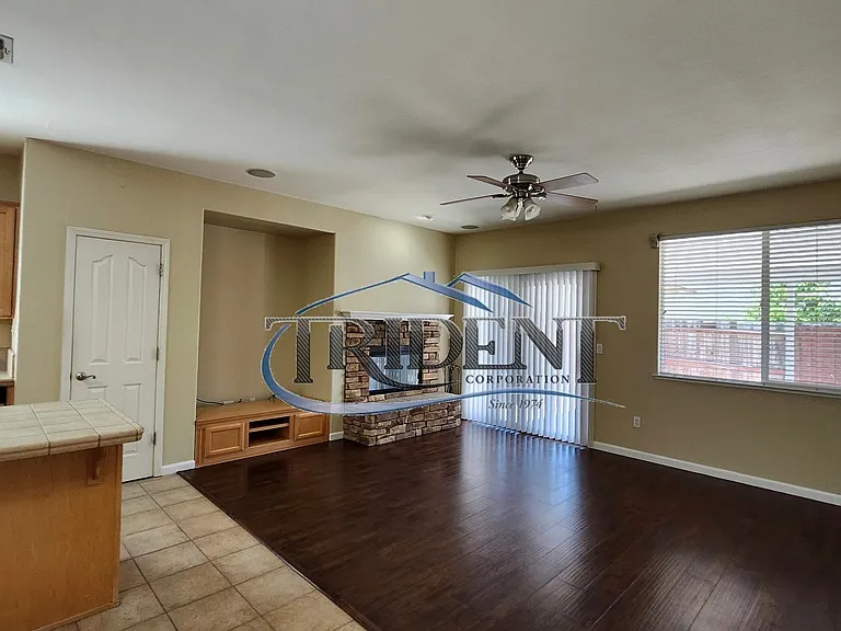 1715 Shoreline Dr — Photo 8