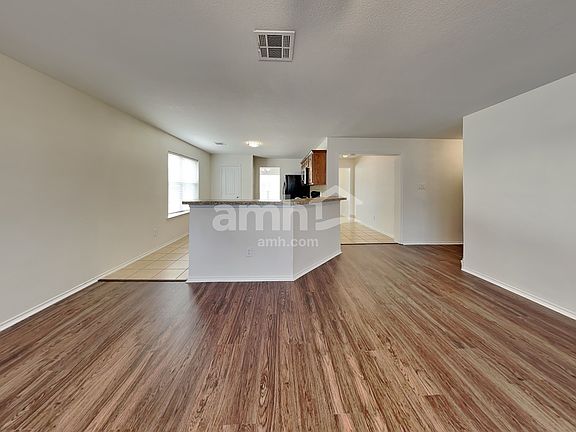 5th image of 749 Mulberry Ct