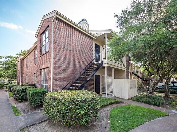 3rd image of 2121 El Paseo St APT 1105