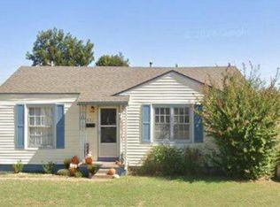 527 S 11th St, Clinton, OK 73601
