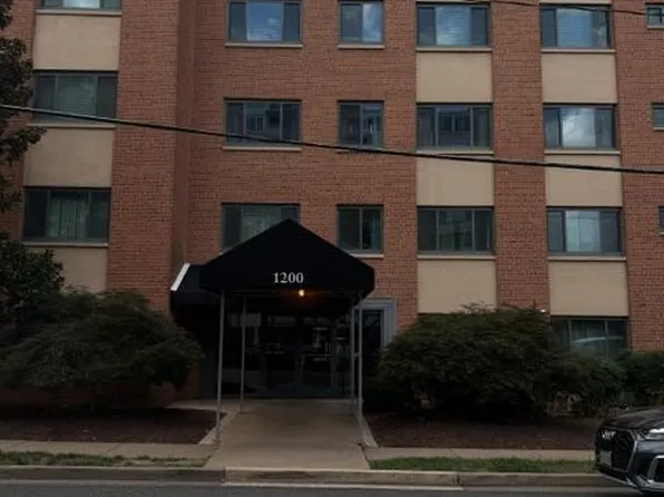 1200 S Arlington Ridge Rd APT 403, Arlington, VA 22202