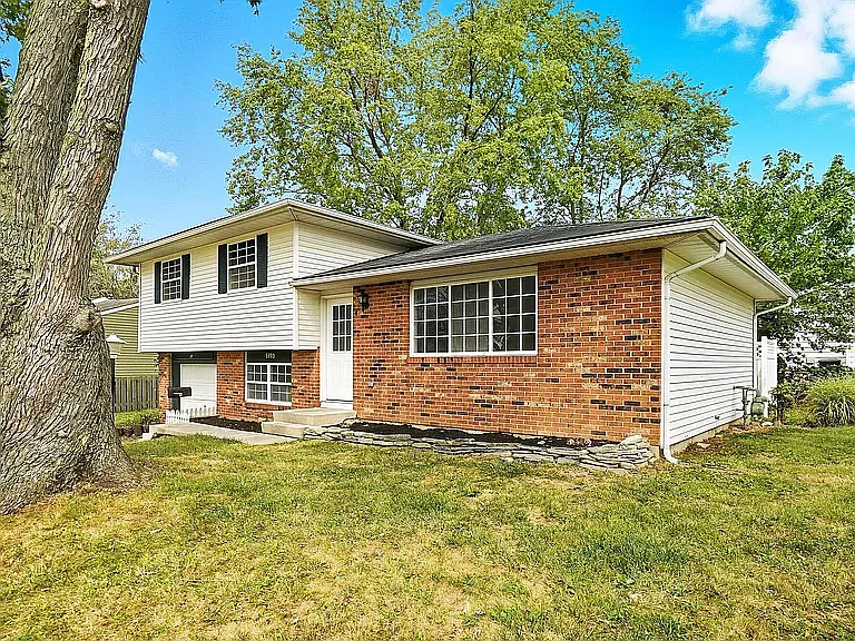 3 bed, 1208 sqft, $2,500 — Photo 4