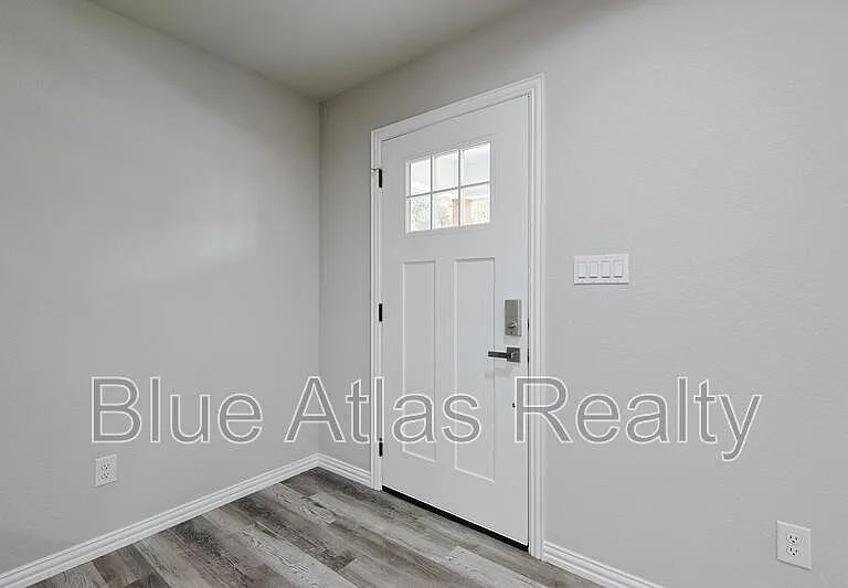 5820 Grayson St — Photo 3