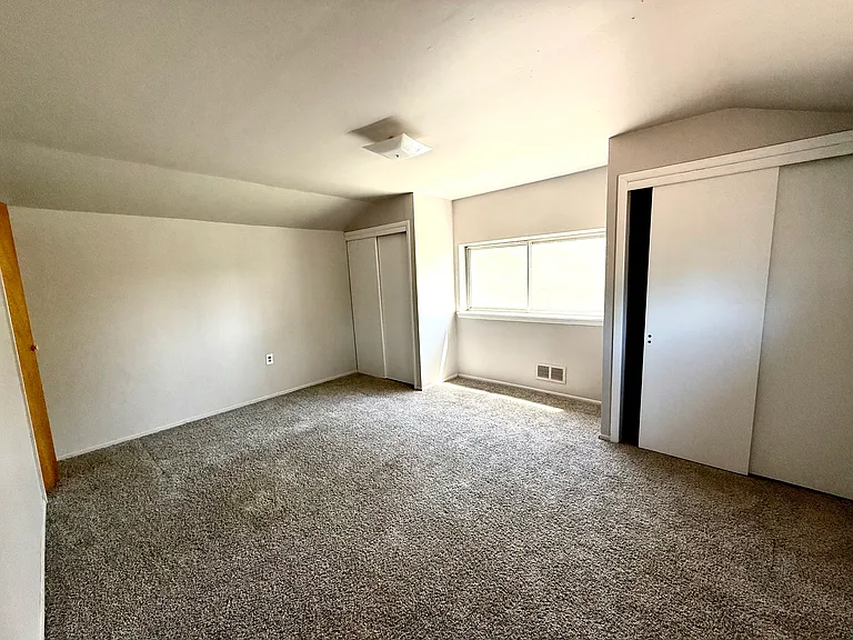 304 Lillian Ln — Photo 15