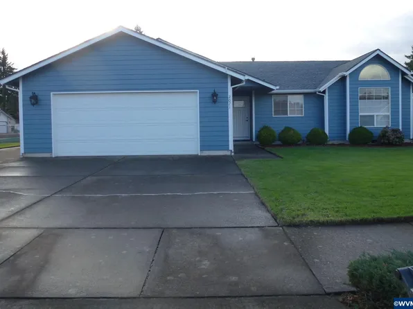 2071 Goldfinch Ave, Stayton, OR 97383