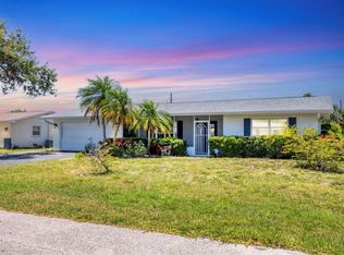 305 E Wentworth Cir, Englewood, FL 34223
