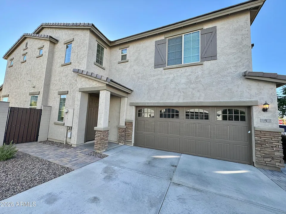 905 S Canal Dr #5