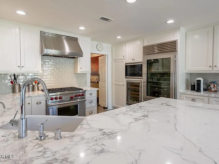 2491 Swanfield Ct — Photo 14