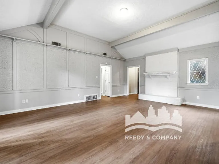 6213 Holly Park Dr — Photo 22