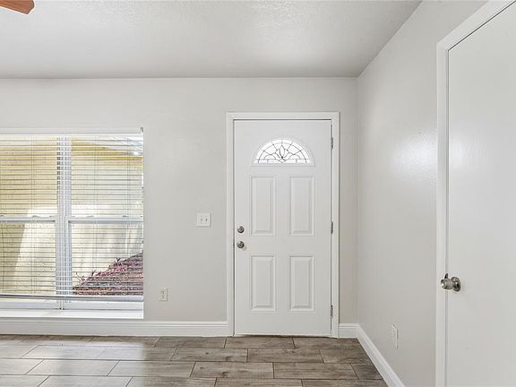 3rd image of 17734 Rivendel Rd