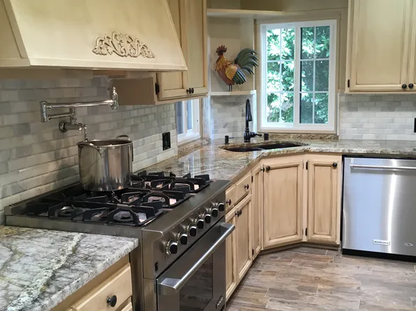 1576 Montgomery Dr, Vista, CA 92084
