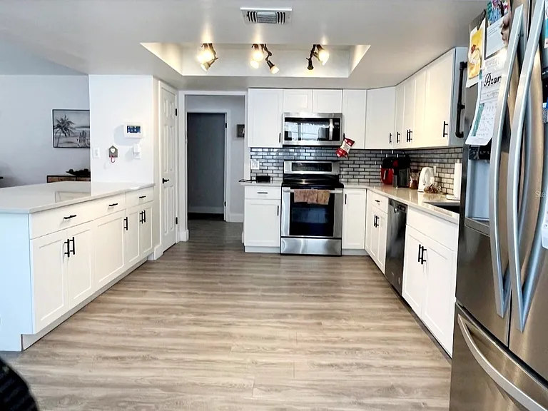 8349 Granada Blvd — Photo 7
