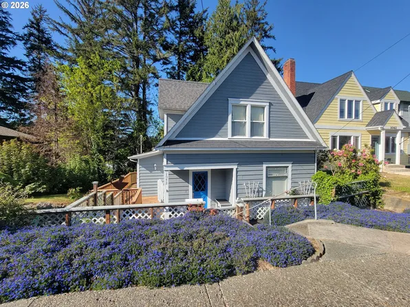 1072 Elrod Ave, Coos Bay, OR 97420
