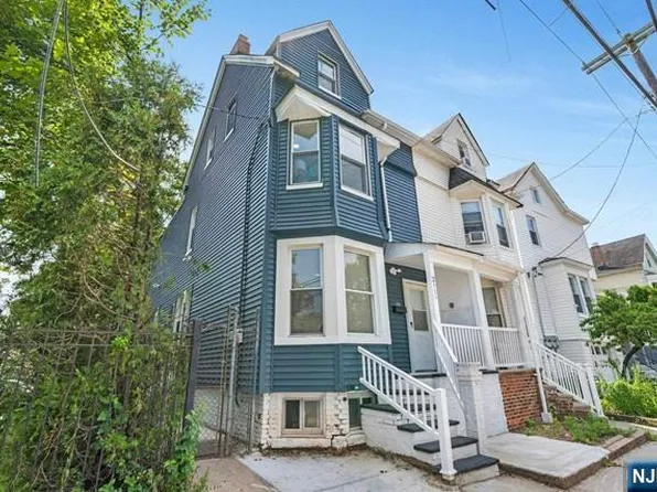 211 1/2 2nd St, Newark, NJ 07107