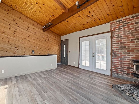 4th image of 18900 Horizon Ct