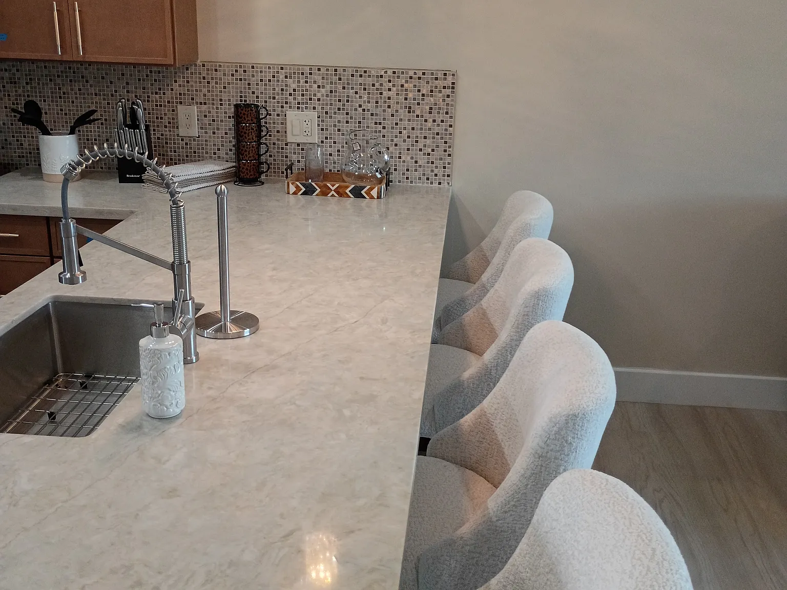 2 bed, 2.5 bath, 1992 sqft, $2,395 — Photo 4