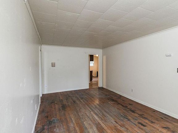 5th image of 621 Pond St APT 2