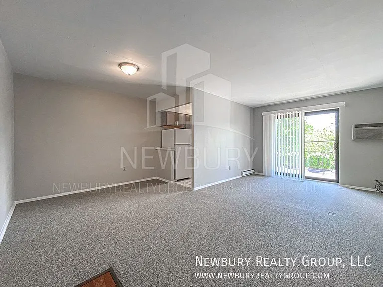 1459 Poplar St #10 — Photo 3