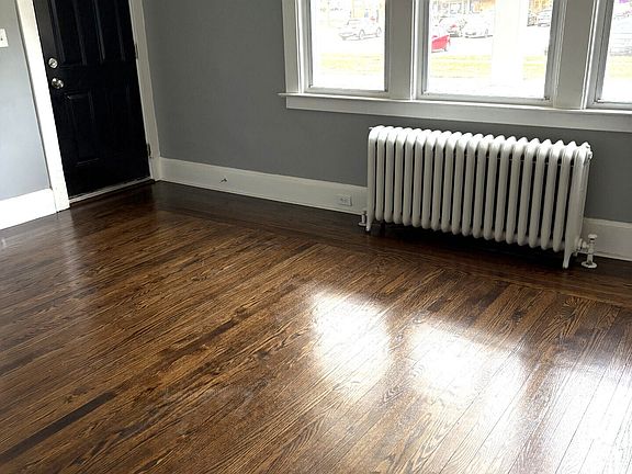 5th image of 116 Elm St