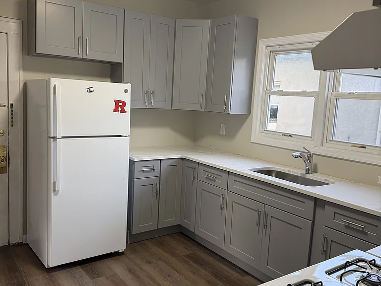 91 Guilden St #1 — Photo 2