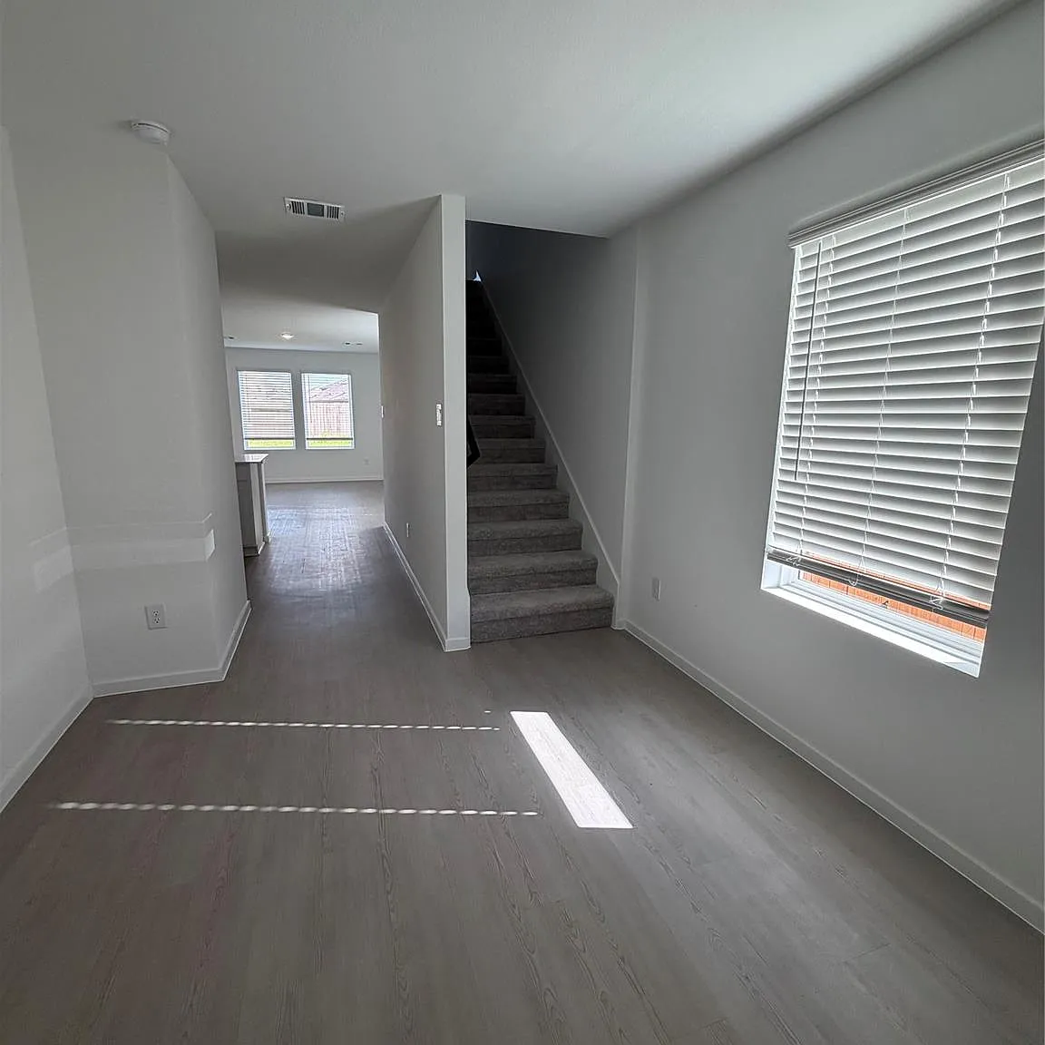 4 bed, 2.5 bath, 2279 sqft, $2,150 — Photo 2