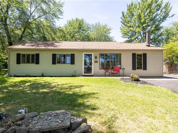 1948 Coventry Dr, Brunswick, OH 44212