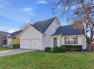 1707 NE Duchess Dr, Lees Summit, MO 64086