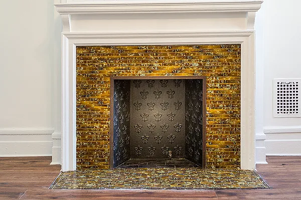 Rented by Dixon Advisory USA Inc. | media 110