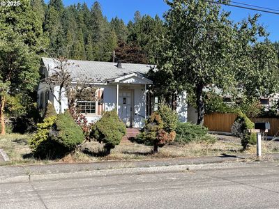 48345 Commercial St, Oakridge, OR, 97463