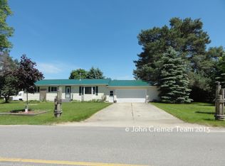 7156 Walnut Ave, Newaygo, MI 49337