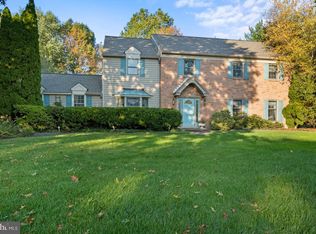 901 Cross Ln, Blue Bell, PA 19422