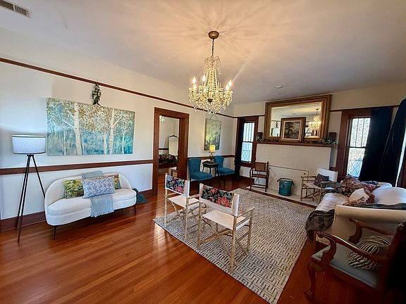 2nd image of 449 Oak Hill Rd