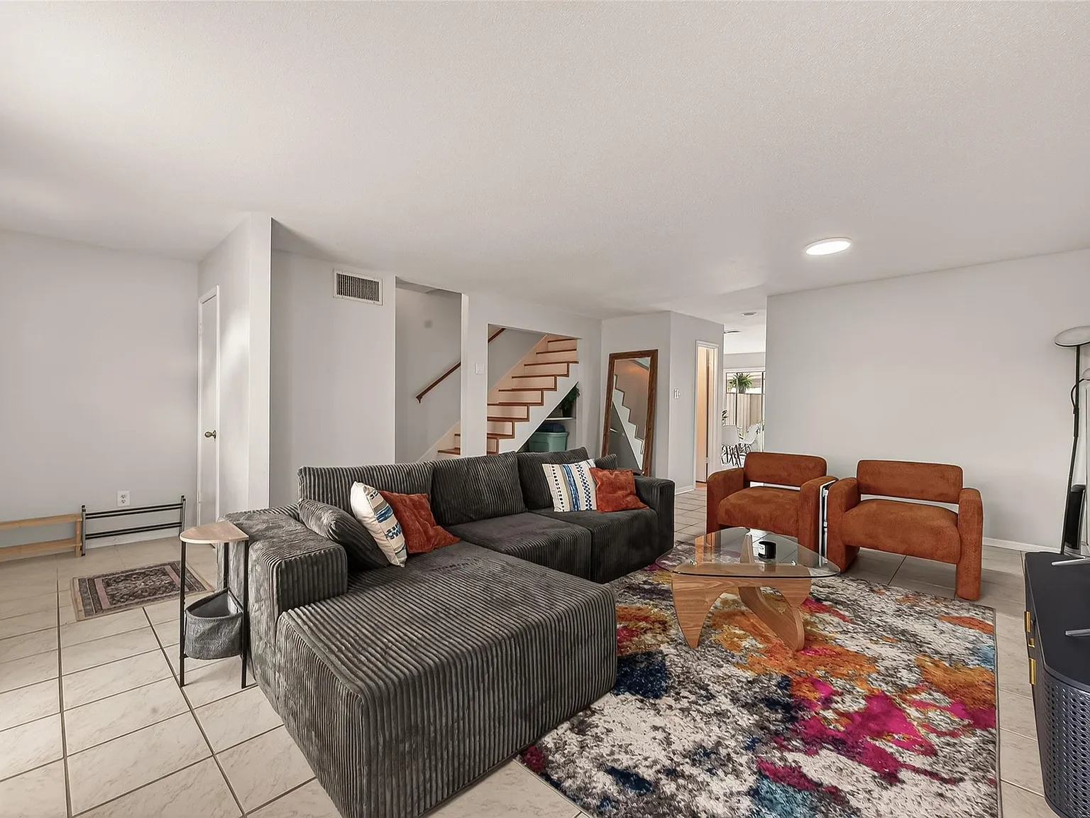 3 bed, 2.5 bath, 1640 sqft, $2,250 — Photo 2