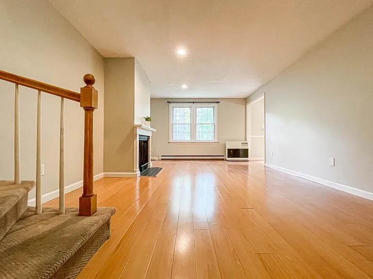 5 Dresden Ct — Photo 13