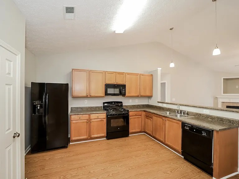 8416 Somerton Cir — Photo 6