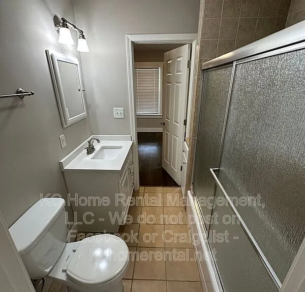1227 E 22nd Ave — Photo 16