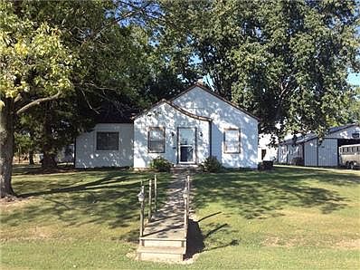 Horse Barn with 31 stalls and Arena