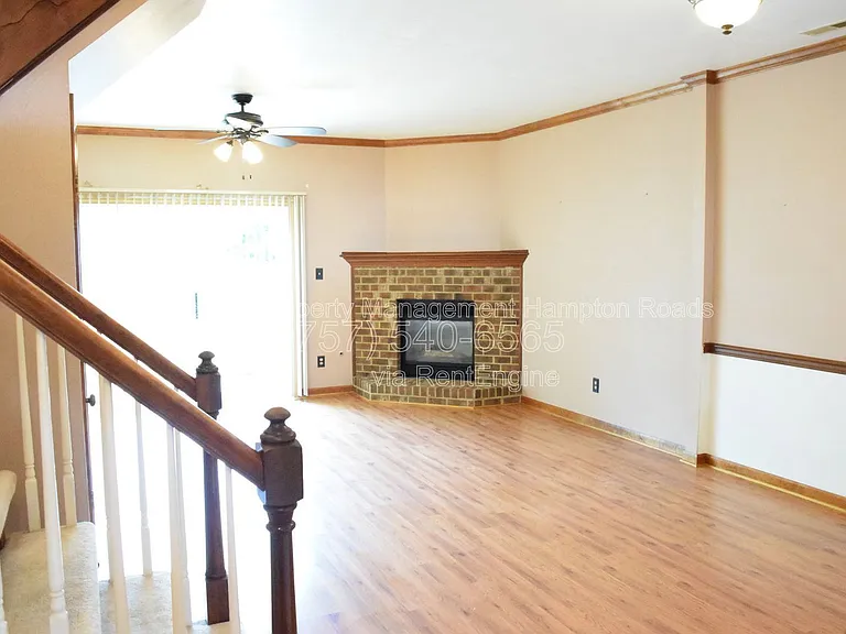 310 Cobb Island Ct — Photo 3