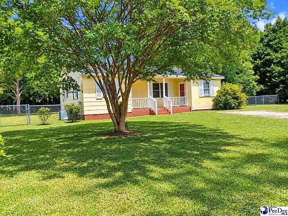 4th image of 221 Pecan Dr