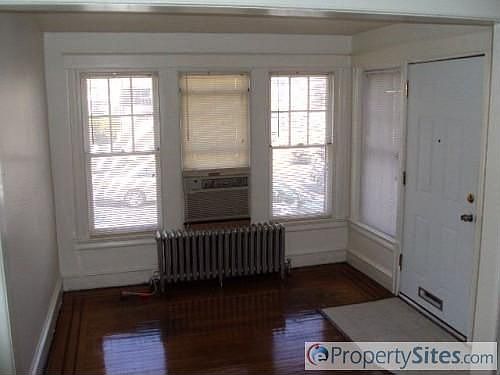 4th image of 224 W Godfrey Ave