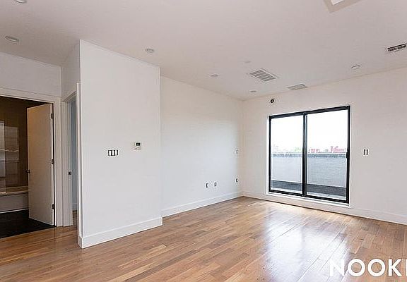 4th image of 818 Lexington Ave APT 6A