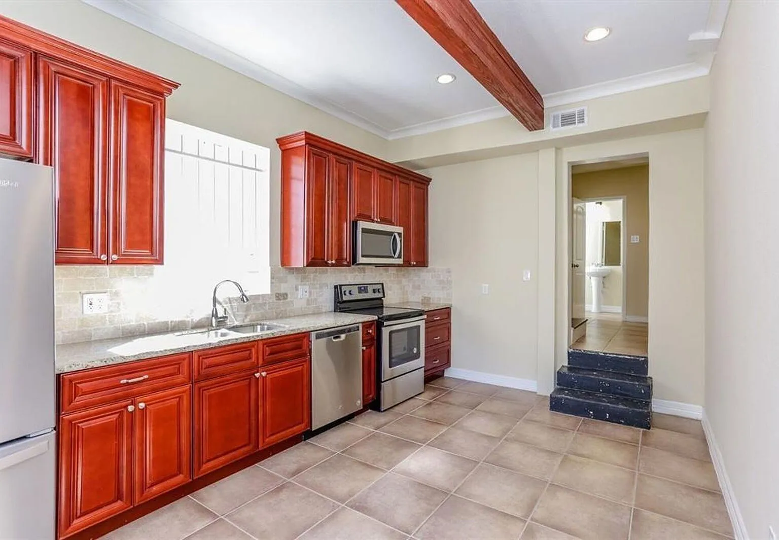 2 bed, 1.5 bath, 1507 sqft, $1,695 — Photo 3