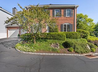 75 Bank St UNIT 75, New Canaan, CT