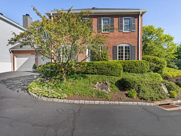 75 Bank Street #75, New Canaan, CT 06840