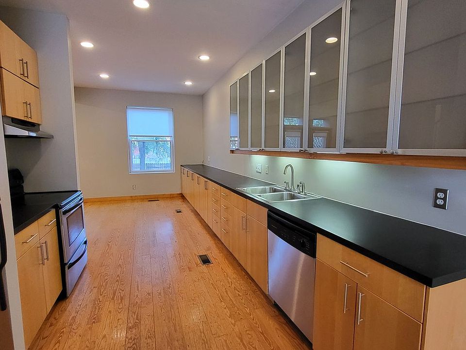 1st image of 4233 Russell Blvd